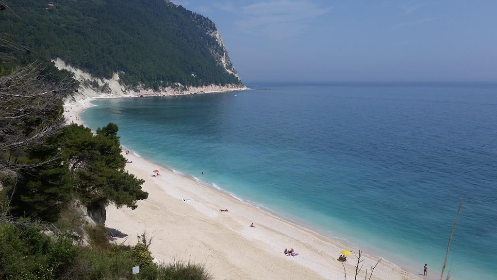 A Due Passi Dal Mare B&B Numana Eksteriør bilde