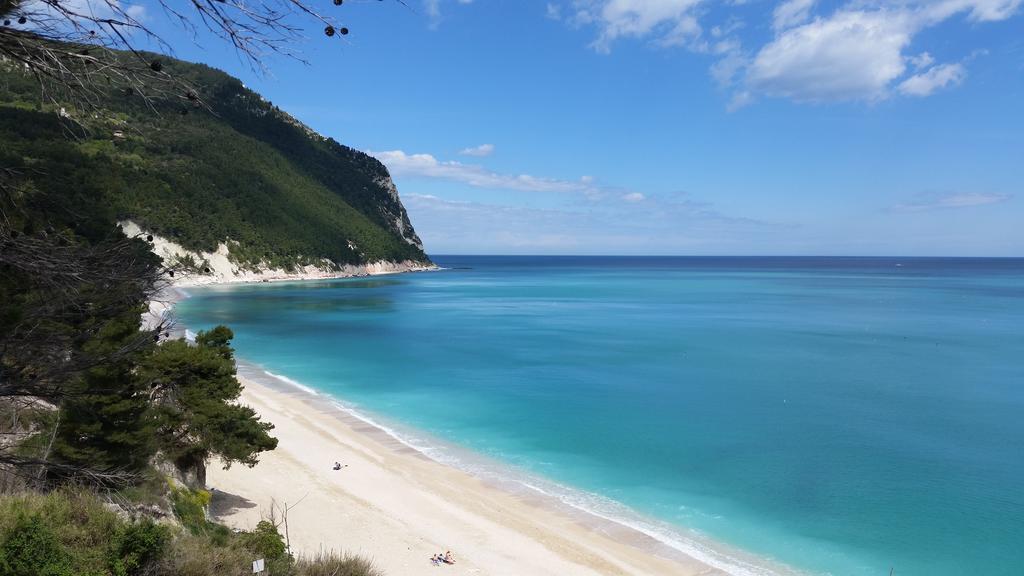 A Due Passi Dal Mare B&B Numana Eksteriør bilde